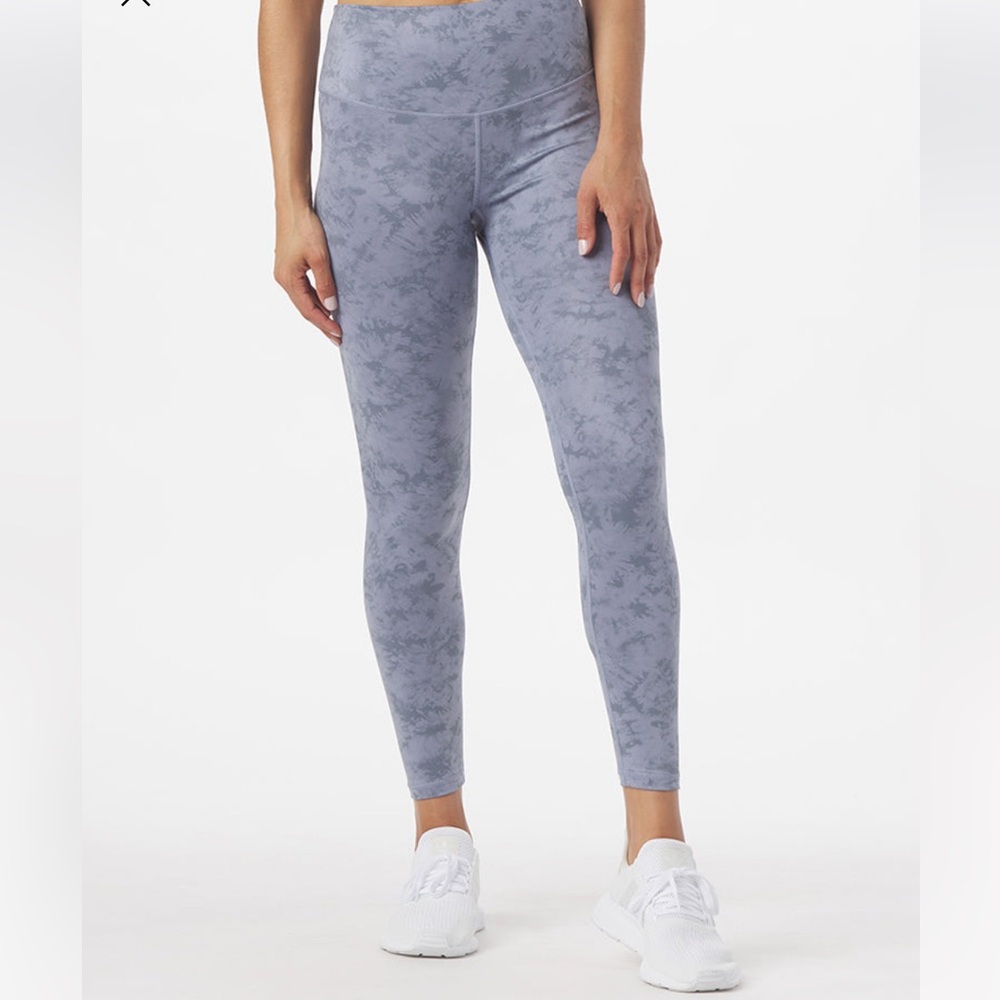 NWT Glyder Sultry legging in “acid wash” size large